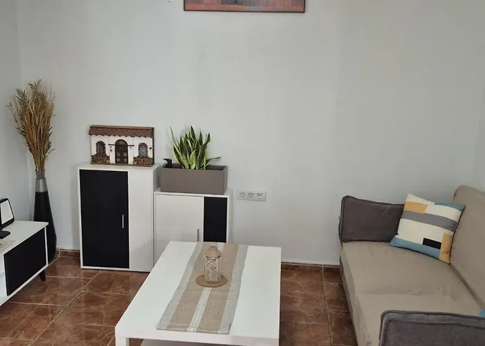 Happy Place Apartment *