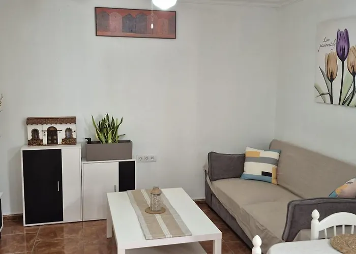 Happy Place Apartment *