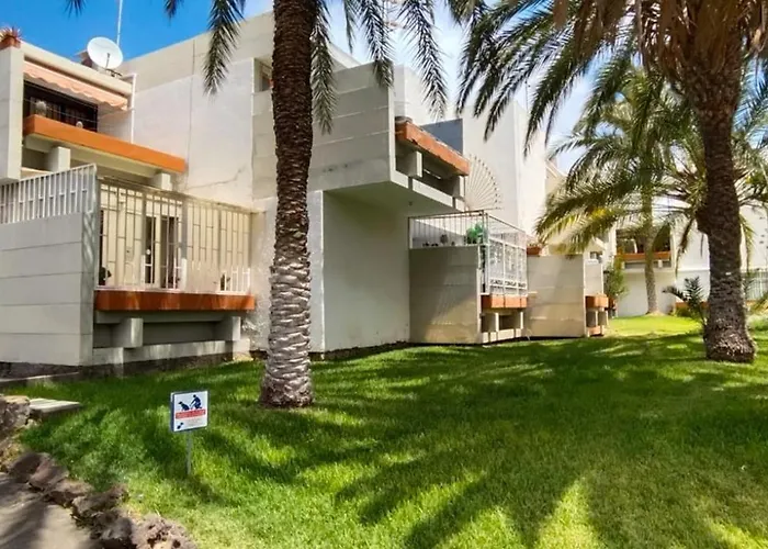 Happy Place Apartment *